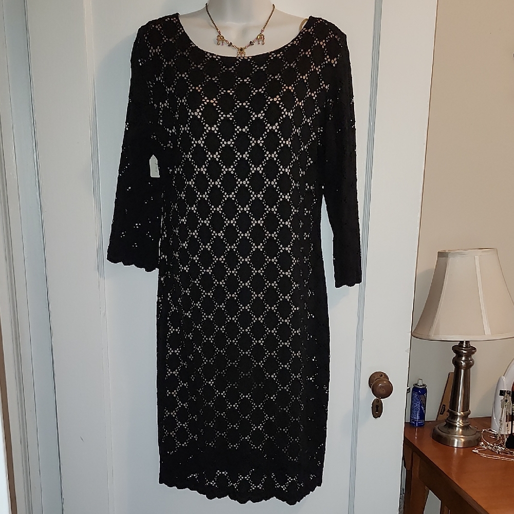 RN Studio Long Sleeve Black Lace Overlay Dress With Tan Lining Size 8.
